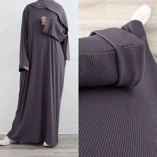 Ariane - Abaya tricotée élégante avec ceinture et poches latérales